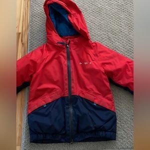 Patagonia boys, snow pile, winter coat